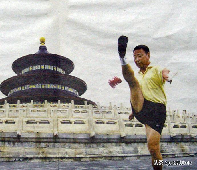 京城残手毽王小斗儿，身怀绝技不称王，其实这就是北京精神