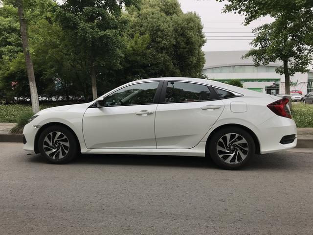 思域十代a柱受损二手能卖多少,当年十代思域加价