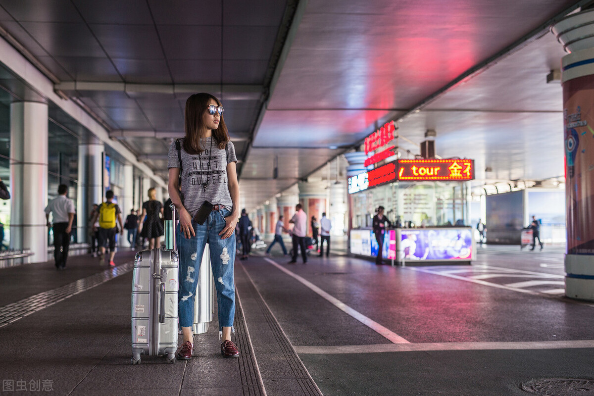 中国人走在中国的土地上，别怂，十年后香港见