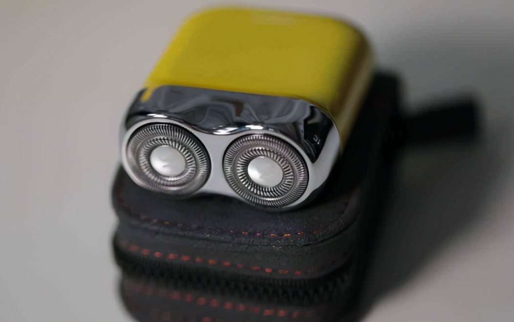 男朋友超喜欢的生日礼物——须眉剃须刀R2潮玩家