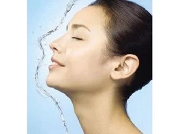 鼻子出油小妙招13岁,鼻子两侧鼻沟出油