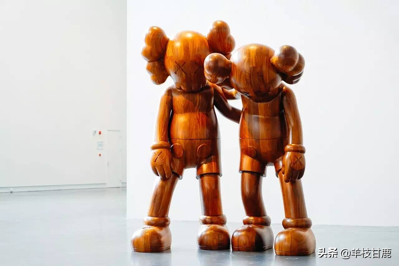 优衣库联名kaws遭疯抢,优衣库与kaws联名还会有吗