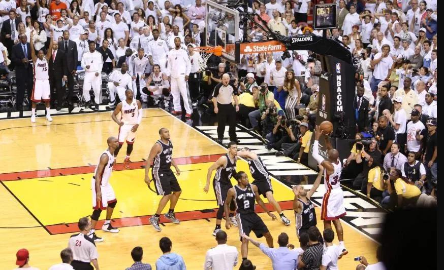 魔术师谈乔丹总决赛半场进6三分,总决赛最伟大投篮