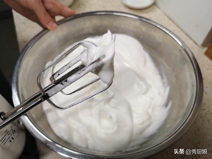 蛋糕怎么烤才不会回缩塌陷,电饭锅蛋糕一打开回缩了怎么回事