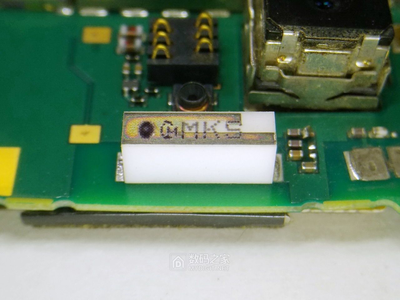 70余图拆解2008年款诺基亚全键盘旗舰E71,曾经的神机名不虚传