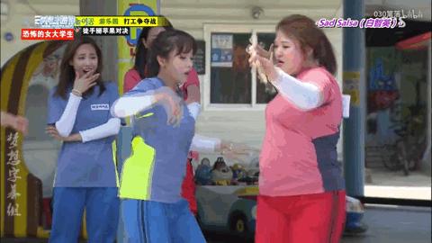 朱莉一人拿下exo全员第几期,韩国喜剧大联盟一人拿下exo全员