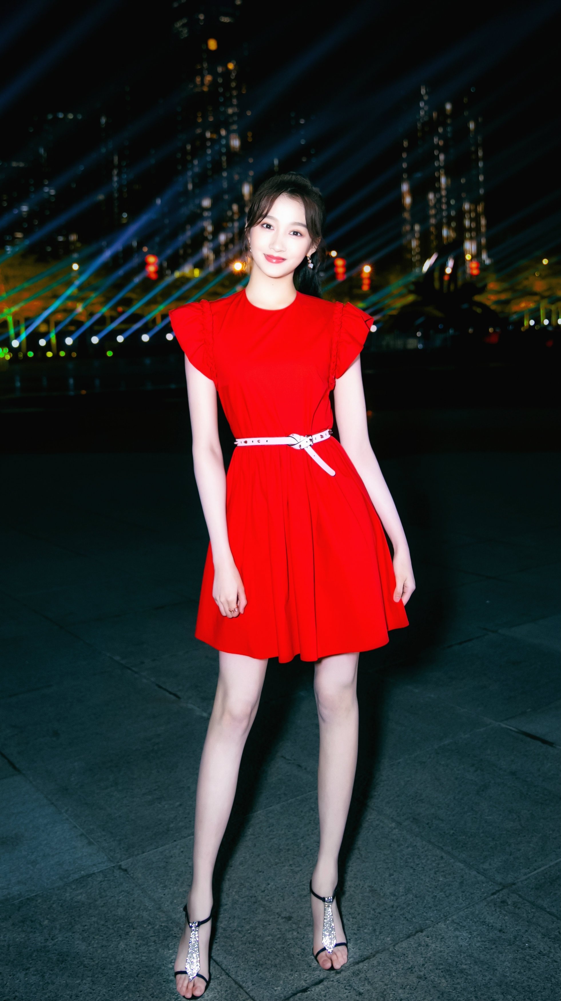 关晓彤为遮腿穿了鹿晗衣服,关晓彤的魅力如何俘获鹿晗