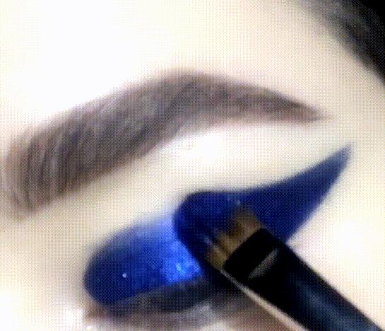 汤姆福特和迪奥哪个眼影盘好,汤姆福特20号眼影教程