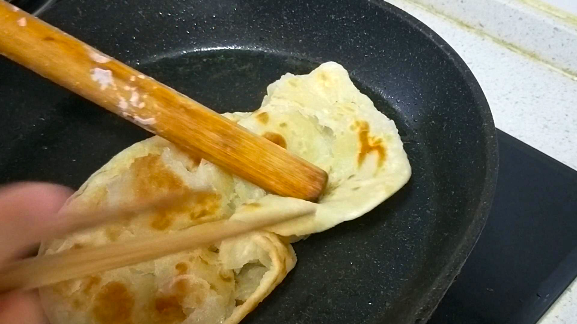 烙饼柔软秘诀大公开,怎样能让电饼铛烙饼不干不硬