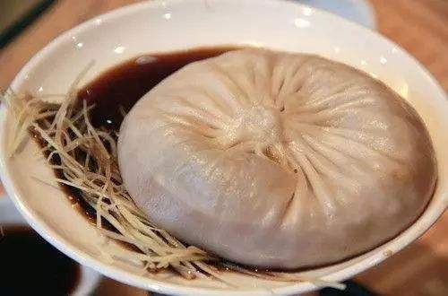 厨房里的面点师蟹黄汤包,蟹黄汤包配方制作