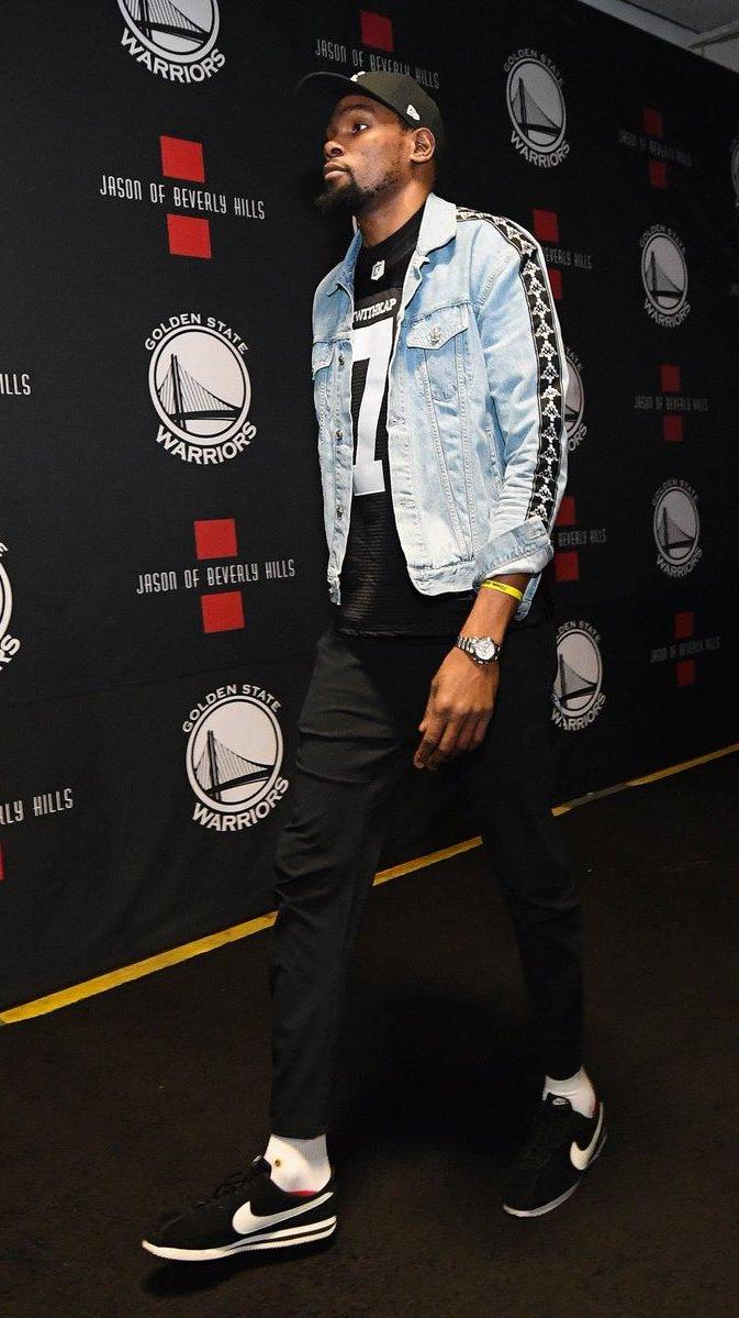 比打球更有范儿nba球员通道穿搭,专门分析nba球员穿搭