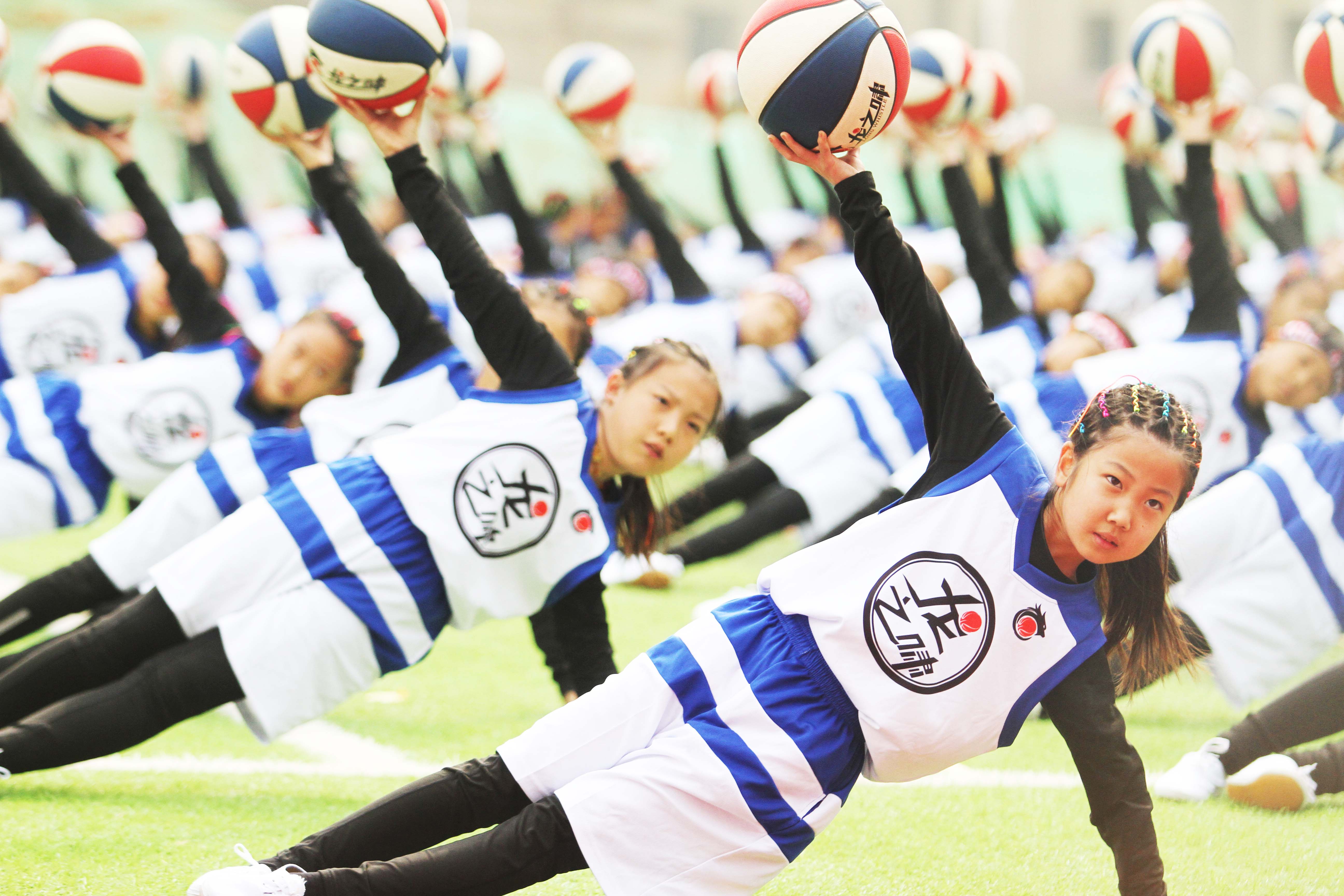 港城师生唱响运动之春序曲