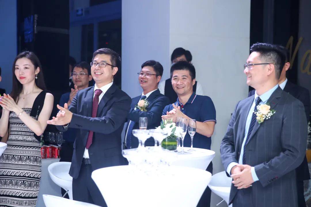 鑹俊鐢靛櫒涓囩,涓囩鑹俊