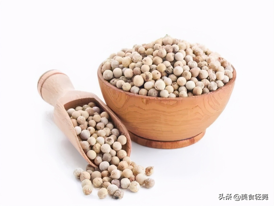 黑白胡椒分别怎么用,黑胡椒适合做什么汤