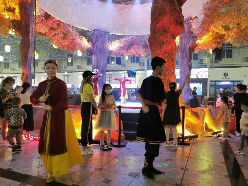 阿克苏最火的夜市,最新阿克苏巴扎夜市