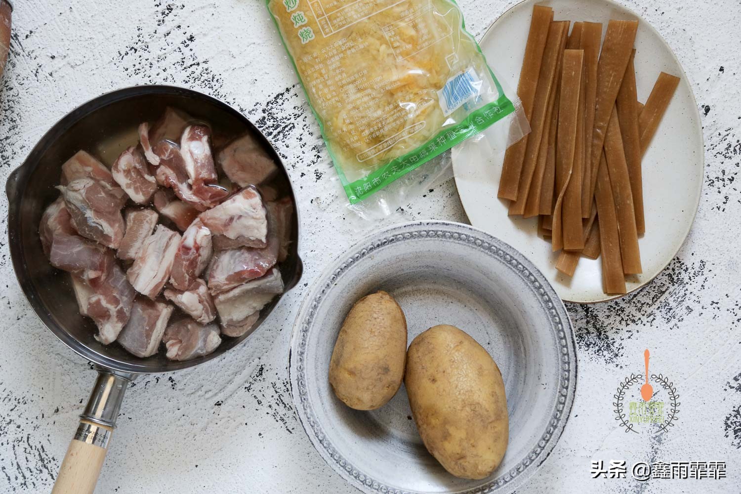 排骨焯水后肉又硬又柴,排骨焯水口感变硬