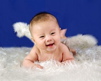 天惶惶地惶惶，我家有个夜哭郎，“夜哭郎”的宝宝，爸妈怎么办？