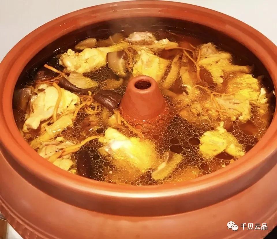 排队半个小时只为吃上一口鳗鱼饭,排队都吃不上的私房菜