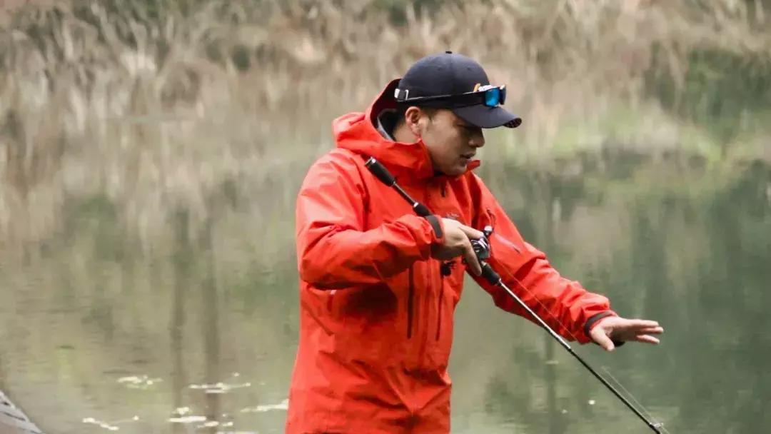 路亚饵挂底解救攻略,早春路亚用什么拟饵好