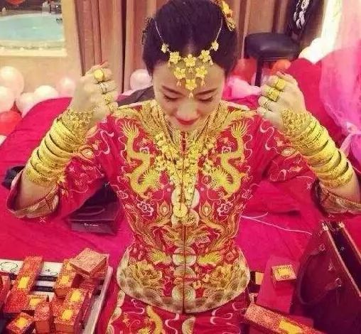 识别黄金首饰的五种方法,18k白金和18k黄金怎么选