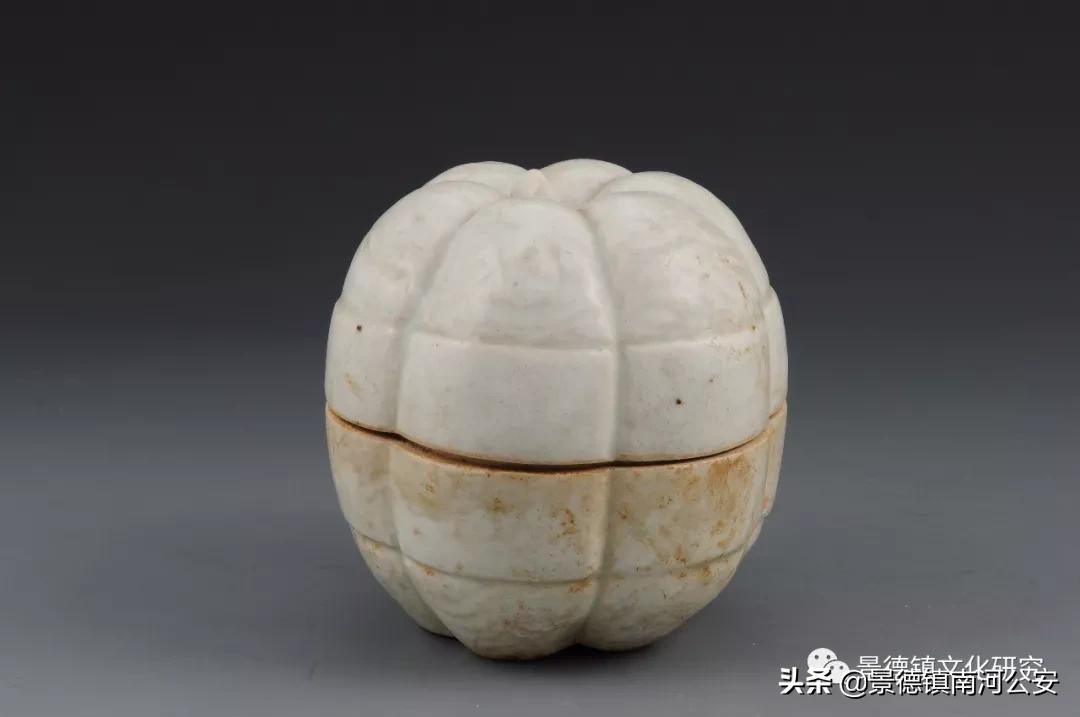 瓷器鉴定宋元青白瓷的时代特征,宋元时期景德镇青白瓷佛像底座