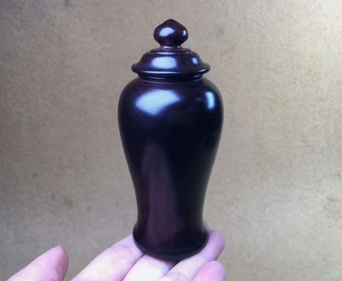 木雕用什么材质的最好,常见的木雕材料一般分为两大类