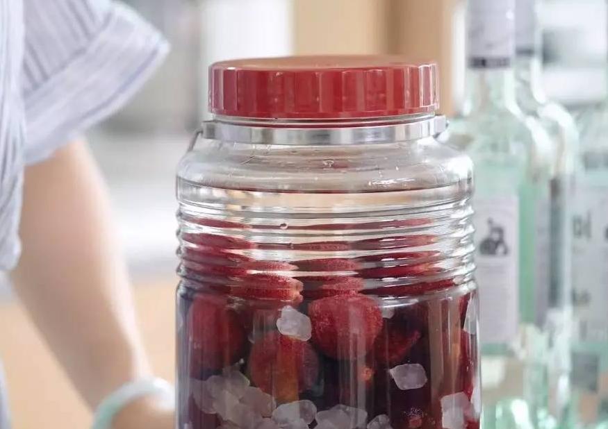 杨梅直接吃怎样才不酸,杨梅怎么泡杨梅酒