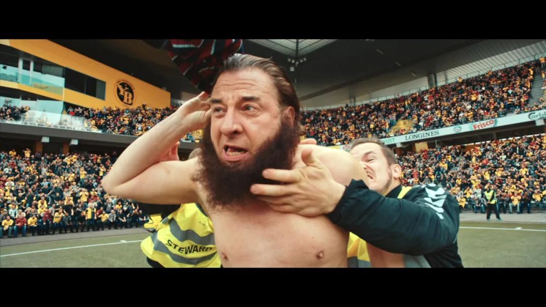 尺度爆表，这片连海报都打了马赛克