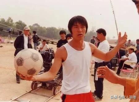 少林足球是哪年上映的,少林足球上映时间表