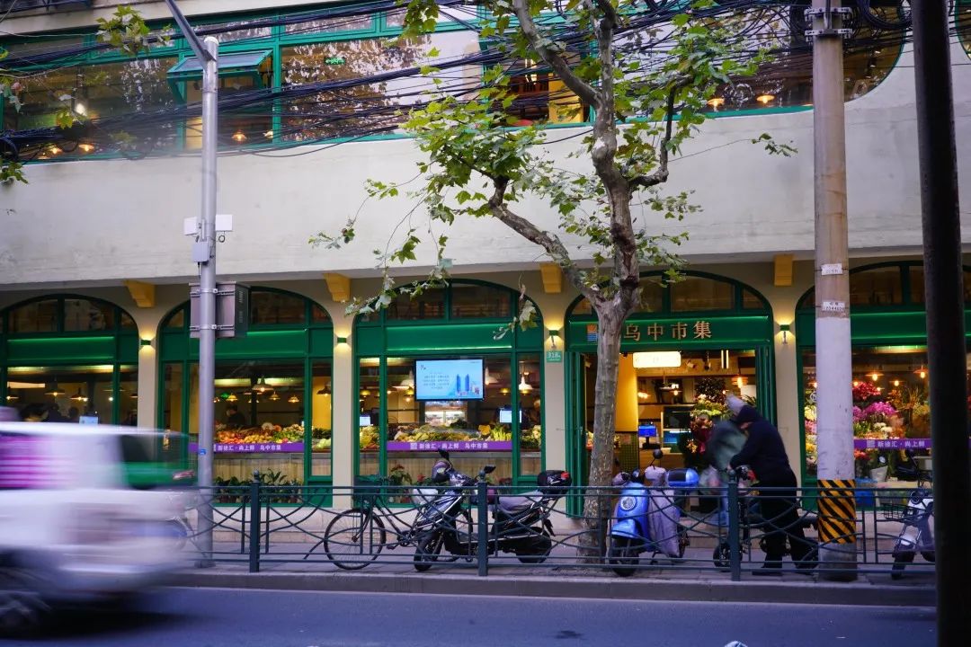 这条街，可能是全上海最时髦又接地气的