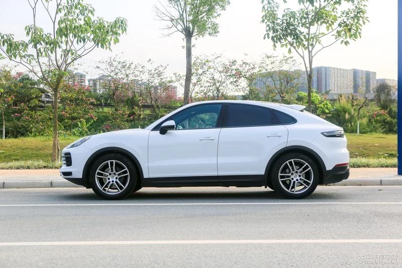 保时捷2024款卡宴coupe石英灰街拍,保时捷卡宴coupe2024款音响效果