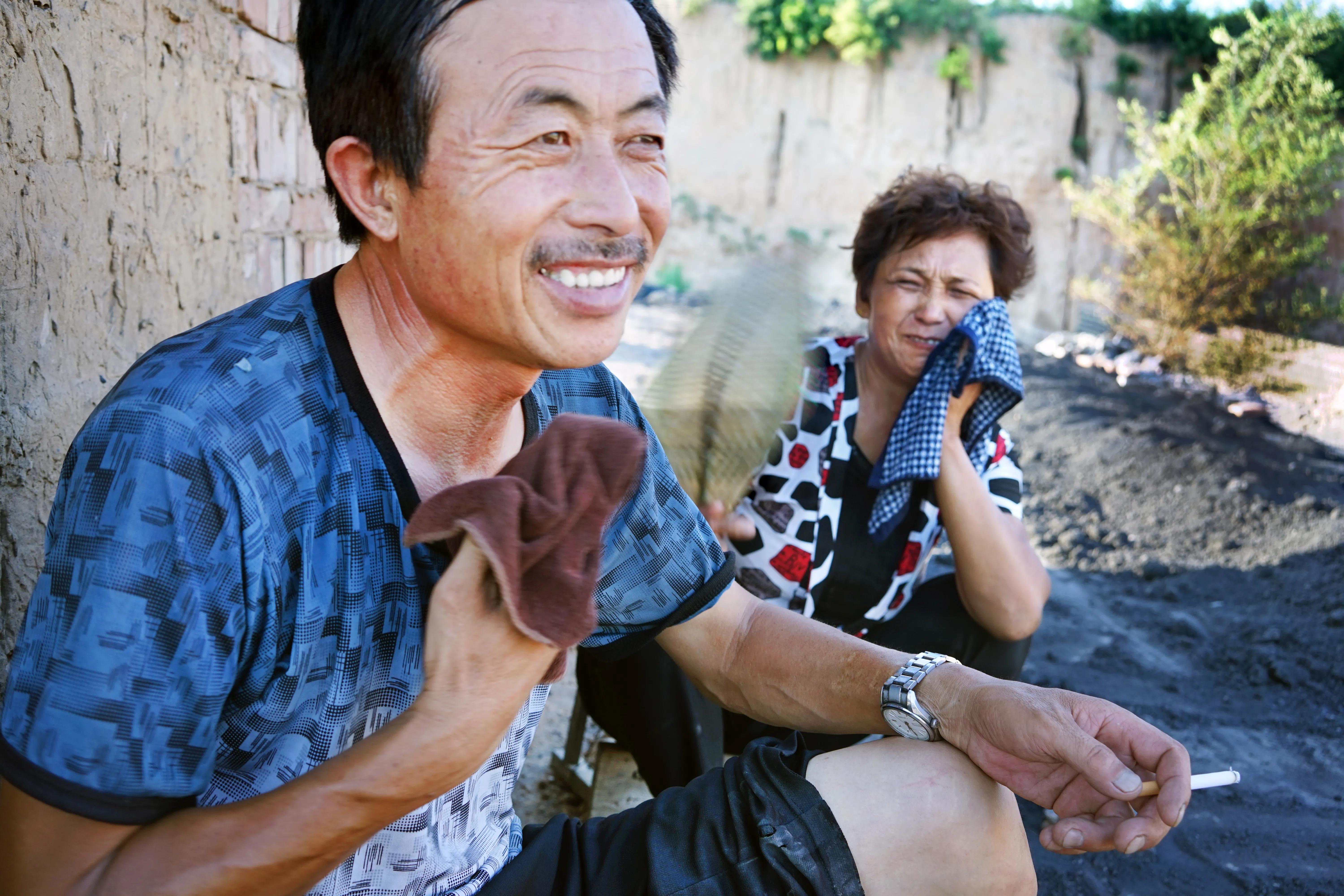 夫妻烧烤店打工一个月能赚多少,夫妻烧烤店收入十几万