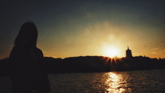 杭州西湖乌镇苏州南京上海攻略,天青色等烟雨乌镇旅游