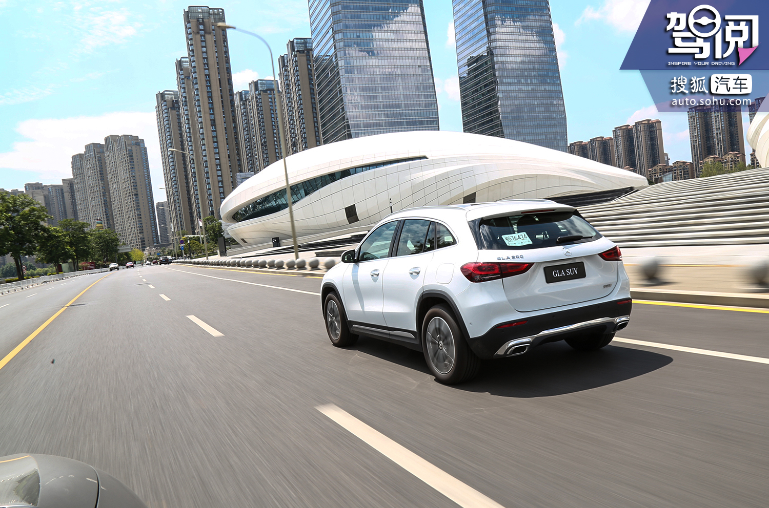 奔驰gla200排量多大,奔驰gla2204matic