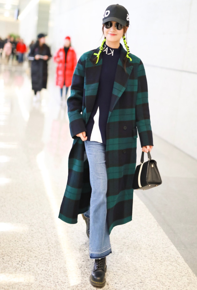 蓝盈莹不化妆的照片,蓝盈莹机场照