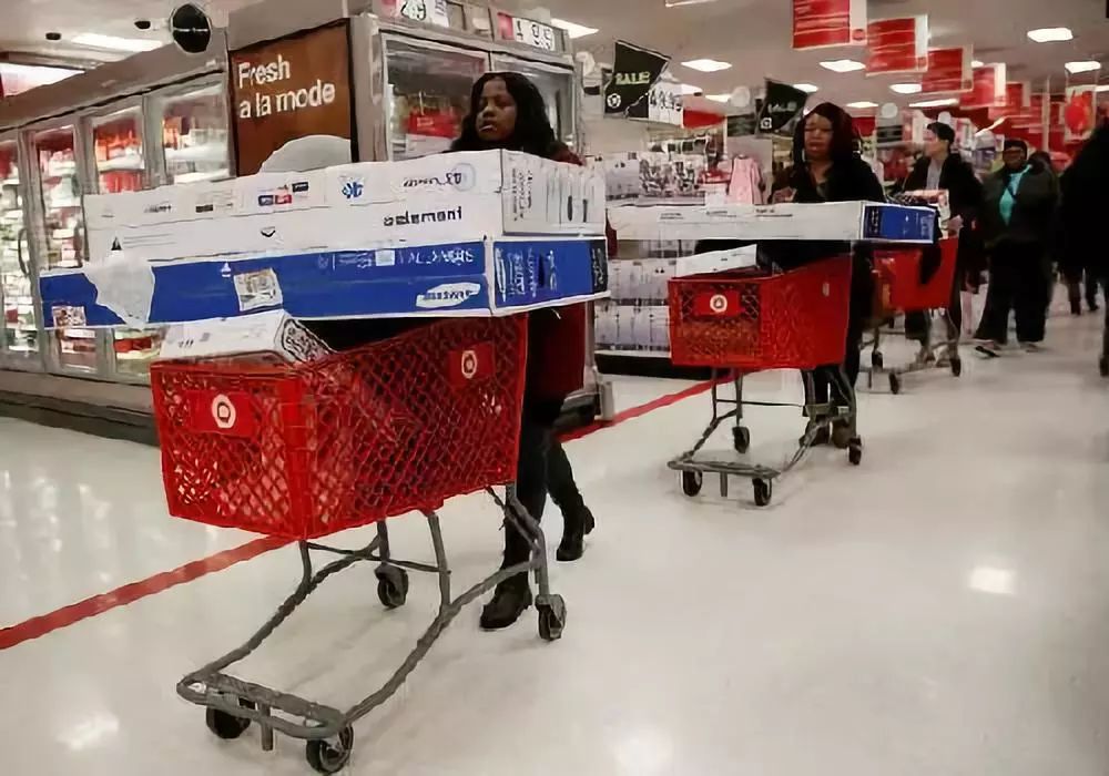 美国人黑色星期五的消费习惯,美国黑色星期五疯狂购物