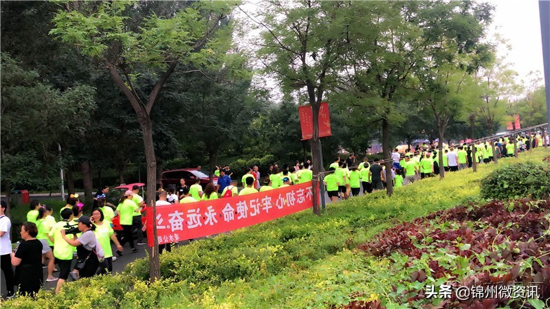 锦州今晚！千名锦城市民闪亮夜跑东湖