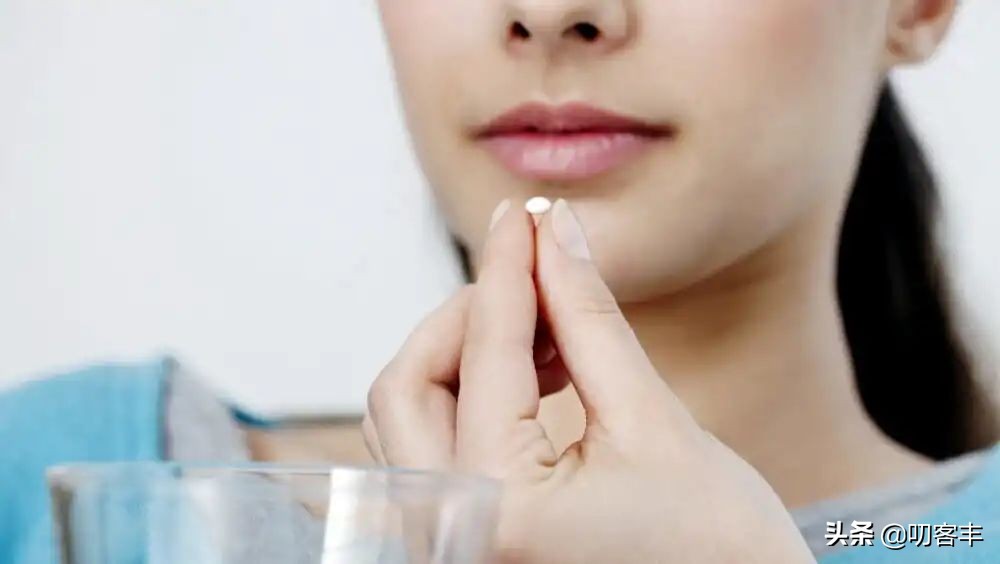 年轻的女孩子月经不规律正常吗,年轻女孩子月经不调是什么原因