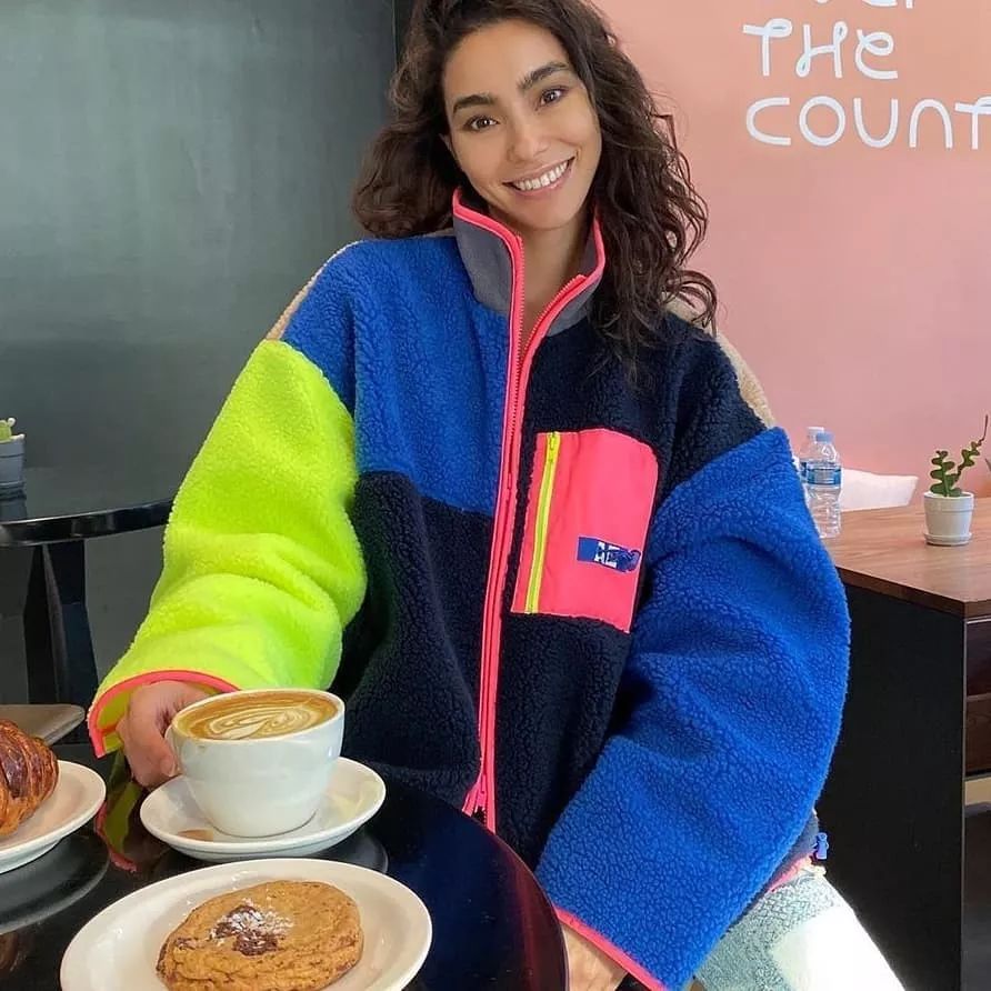 这周女艺人们穿了啥潮流尖儿货刘雯的夹克我先锁了