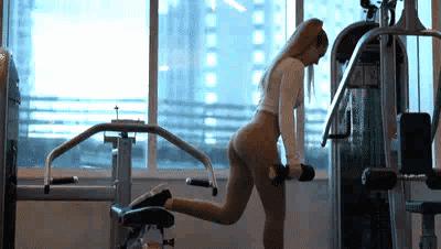 如何有效减腹翘臀,怎么减两侧臀部的赘肉