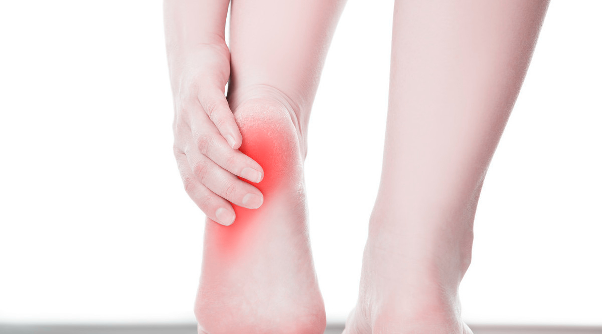 一下地就脚跟痛是什么原因引起的,脚跟后痛一招教你解决