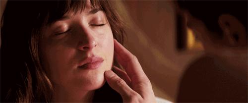 冬天脸肿眼浮肿是什么原因,冬天为啥脸眼皮肿