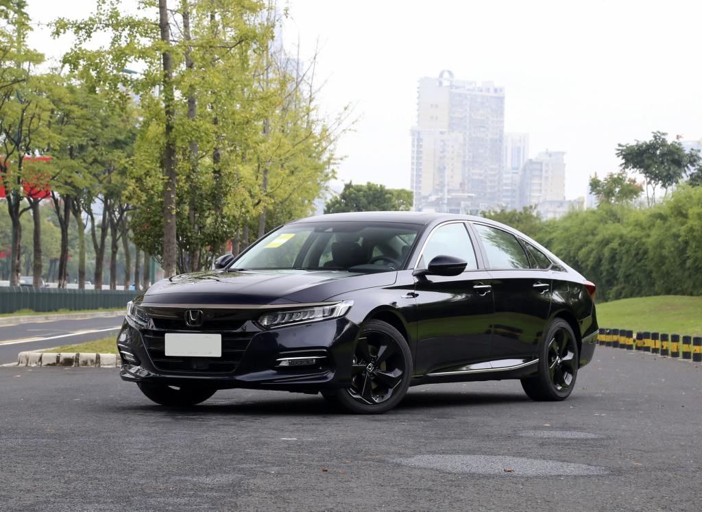 马自达阿特兹2.0l和2.5l怎么选择,天籁2.0l与阿特兹2.5l该怎么选