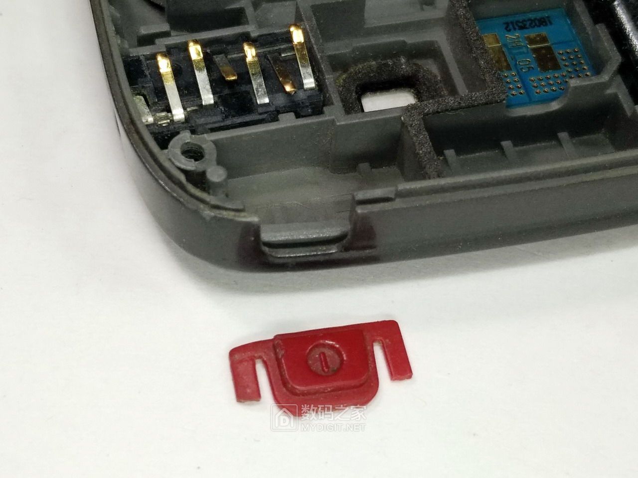 70余图拆解2008年款诺基亚全键盘旗舰E71,曾经的神机名不虚传