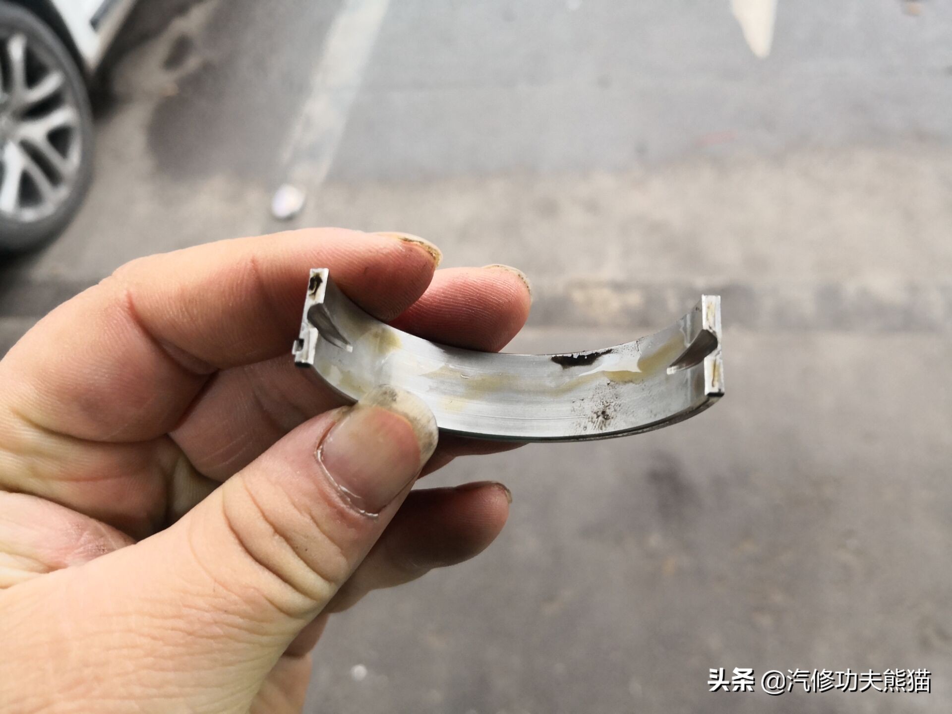 2013奥迪a4l烧机油怎么解决,奥迪a4l哪一款开始烧机油不严重