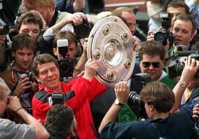 足坛10大不可思议的弧线射门,足坛最长不败纪录米兰