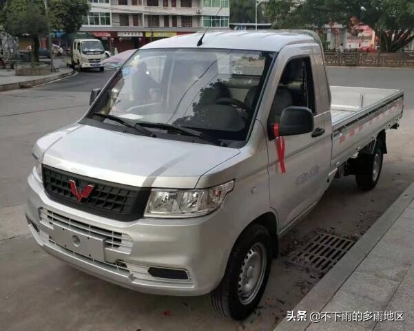 五菱荣光新卡pk东风小康,五菱荣光新卡和东风小霸王哪个好