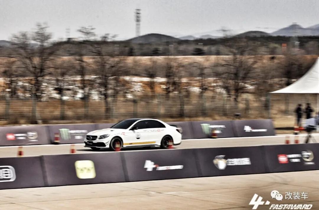 奔驰c63s四门声浪,奔驰c63暗夜特别版四门高燃视频