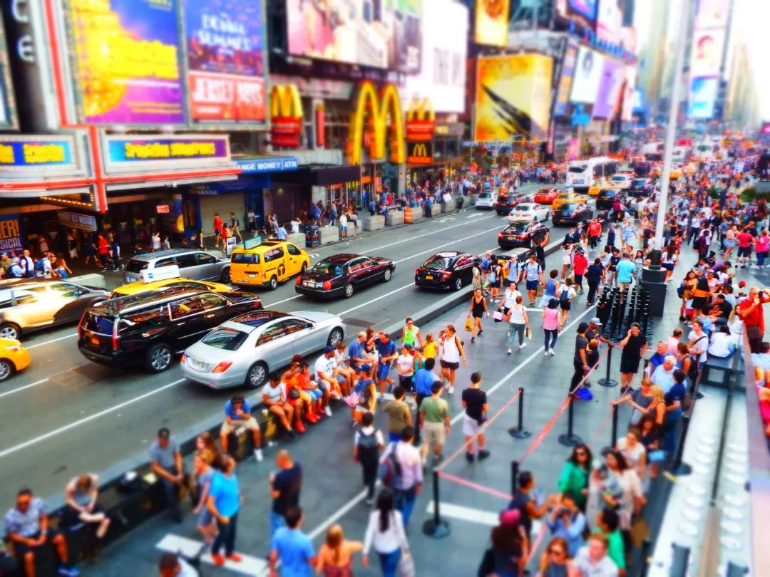 互联网时代，为什么户外广告还备受追捧？