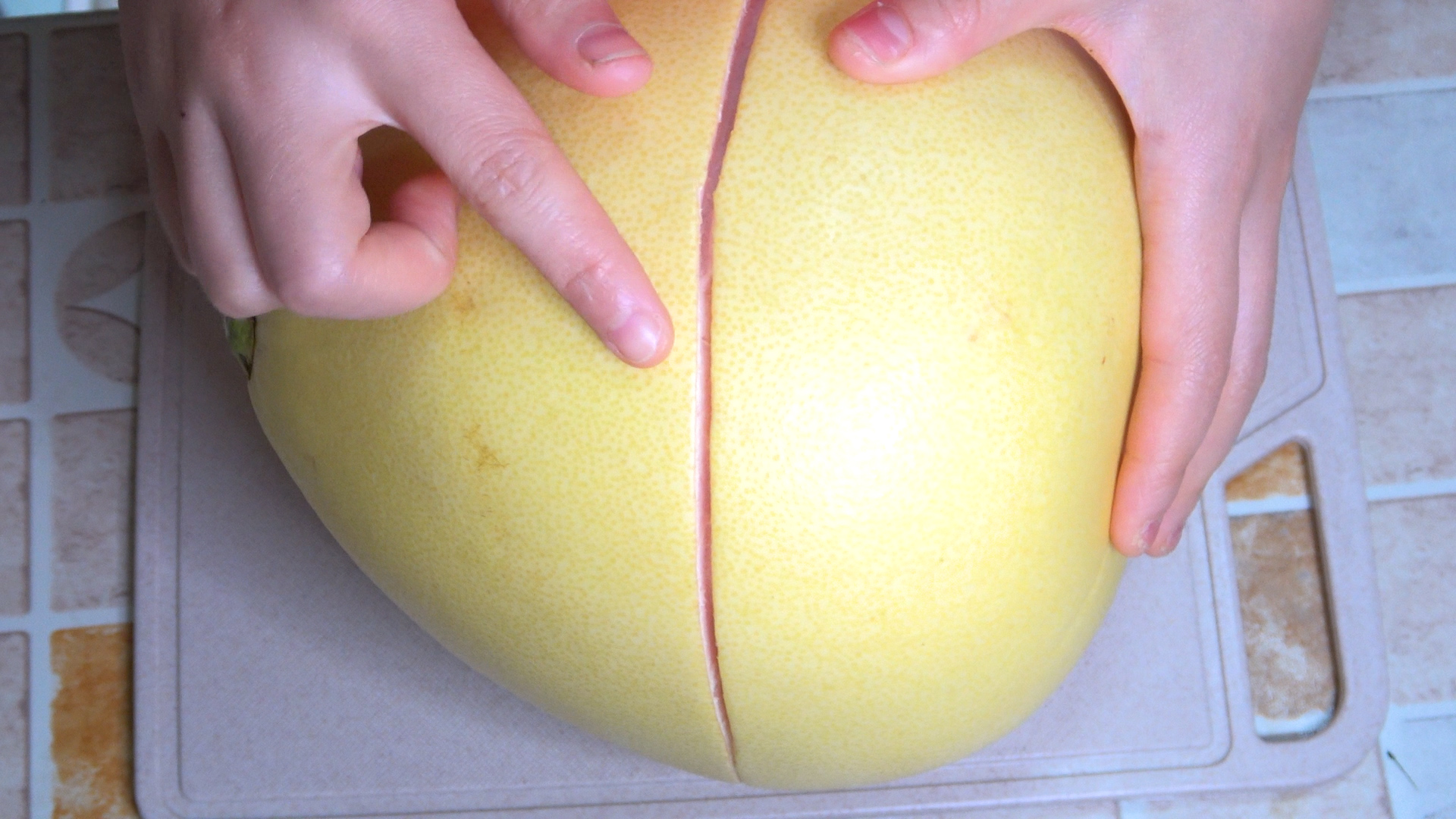 蜂蜜柚子茶怎么煮才不苦涩呀,蜂蜜柚子茶是怎么熬的视频